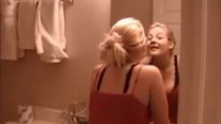 Горячая межрасовая блондинка в любительском видео