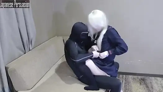 İnce oyuncu yeni gelen, cesur ve yoğun bir dölleme anının tadını çıkararak cosplay tarzında geri dönüyor - angle2