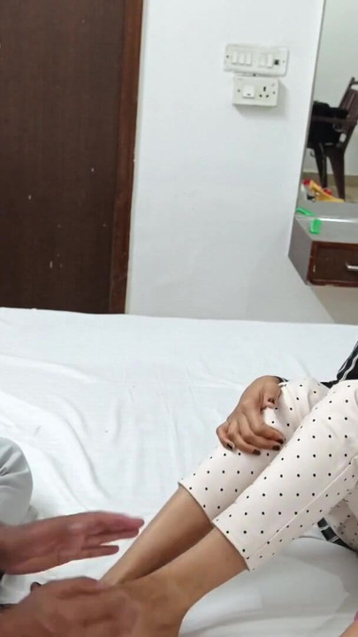 "भारतीय देवी देवी अपने गुलाम को थप्पड़ मारती है" से जबड़े छोड़ने का पल"