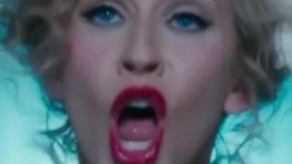 Christina Aguilera Zungenschleife # 1