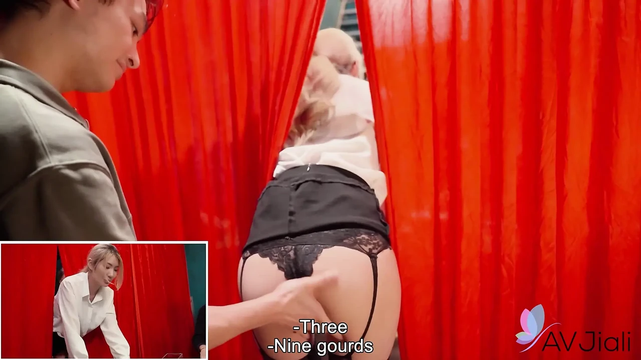 Naughty Taiwanese Li Zhiyan has fun with her boyfriend.