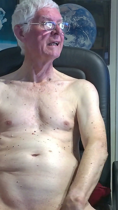 Gaping and Cumming with Ball Stretchers