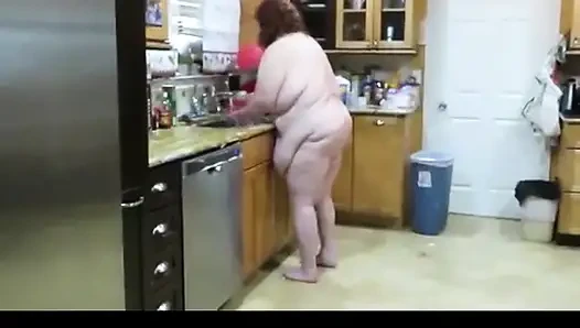 Video permintaan tante semok lagi bersihin dapur sambil ngomong jorok