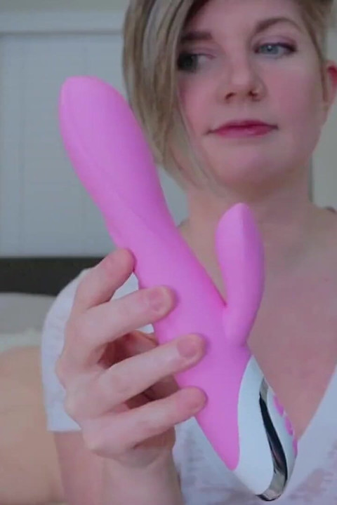 Propinkup Illusion Pro10 Vibrator Unboxing and Review with Housewife Ginger