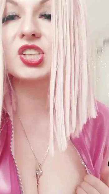 Nezaboravan trenutak iz "Seksualnog golog porno videa Arye Grander s besplatnim selfie videom - XXX"