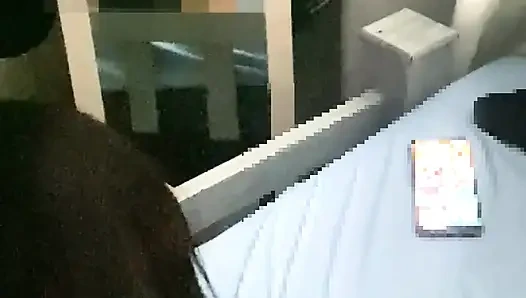 Lezzetli sikiş arkadaşı azdığında, onu dölle besliyor