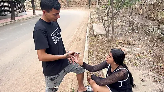 Unbekanntes mädchen bittet mich zu ihr ohne kondom im Austausch dafür, dass ich ihr ein telefon gebe, das ich in sie komme