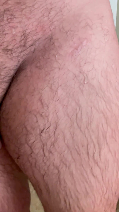 Nezaboravan trenutak iz filma "Penis i testis koji vise dolje"