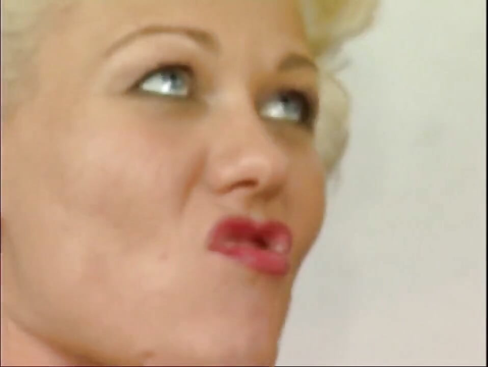Blond German retro Milf knows how to fucks