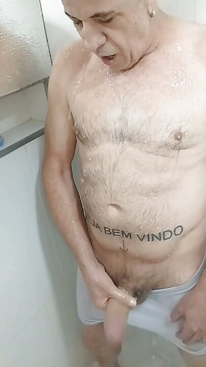 WALTER GUESS -  SOLO NO BANHO GOZANDO GOSTOSO