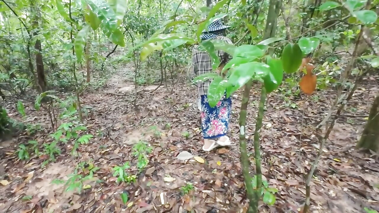 Thai Teenager Walks around Picking Mushrooms and Gets Fucked in the Pussy. Thai Audio
