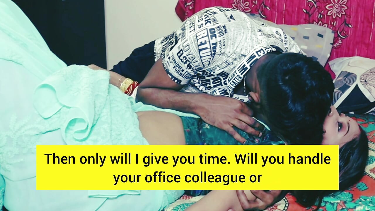 सौतेले भाई ने अपनी सौतेली बहन को तब चोदा जब वह अपने कमरे में अकेली थी।