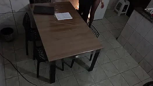 Sekreterin götü toplantı odasında sikiliyor.