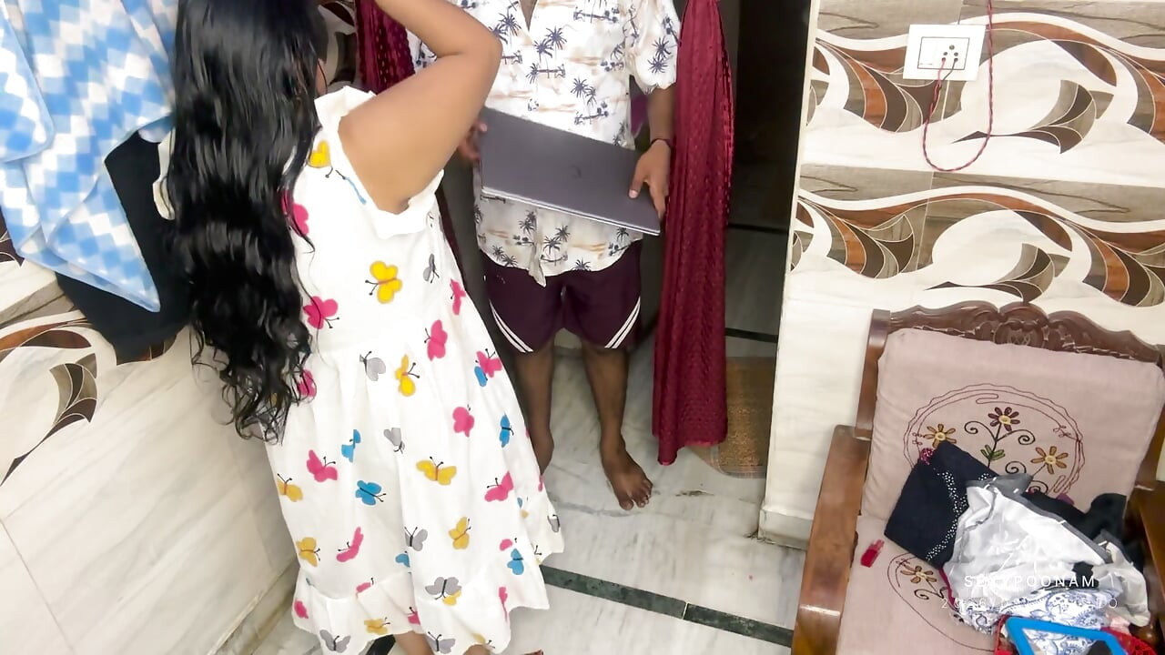 Mẹ kế Ấn Độ bắt gặp con trai riêng xem sự thay đổi của cô ấy - cô ấy đã xem video tiếng Hin-di