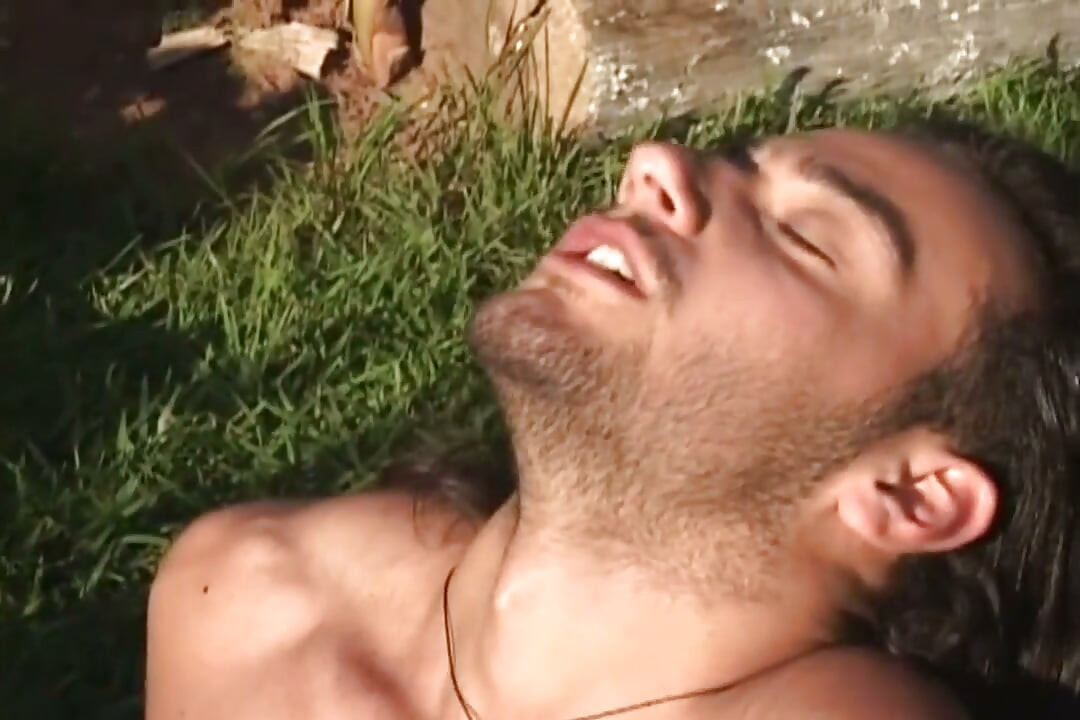 Seks gay panas di taman
