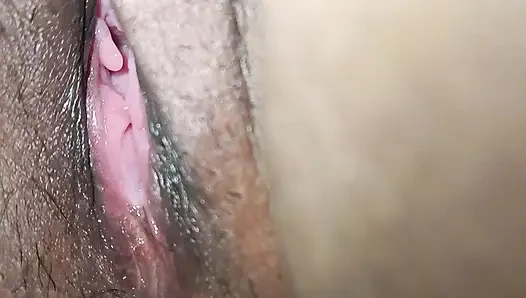 Bhartiya bhabi ki chut ko sehlaya chut ka pani piya