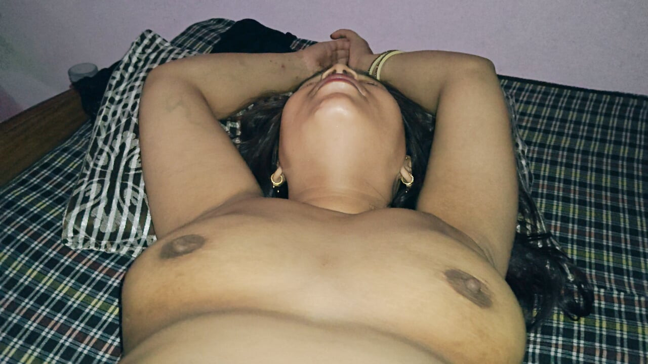 Desi Seema Bhabi viral Video with Lover hardcore doggy style