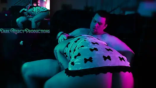 Tante seksi bertato lagi asik ngentot penuh gairah sampai orgasme