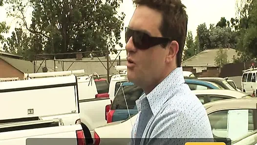 Olgun sarışın ve esmer kızlar vahşi orgazm için parmaklıyor