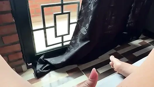 Sayang, kapan hari seseorang menatapku melalui jendela dan datang untuk meniduriku tanpa mengatakan apa-apa
