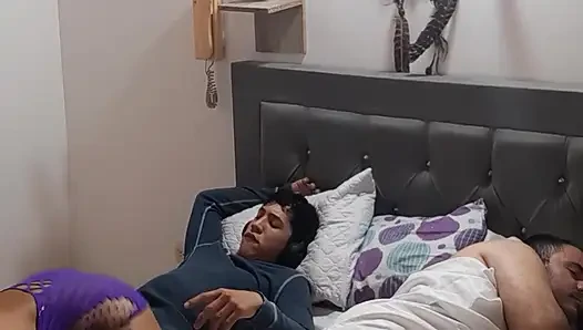 Aku ngentot sama teman pacarku dan minta dia untuk ngentot memekku habis-habisan
