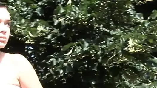 Cewek cantik suka kontol besar di mulut... Crot di mulut
