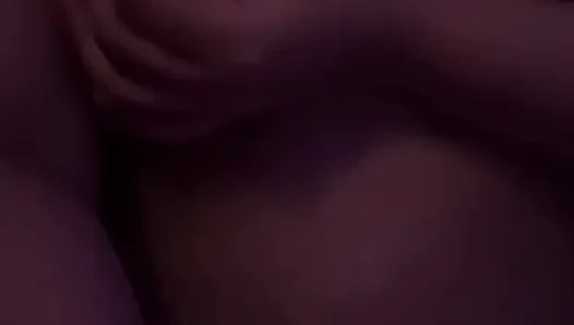 Malaysische spielen mit dicken möpsen