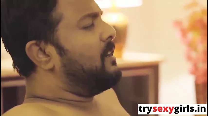 Bangali bhabhi ke ghar me ghuskar chudai