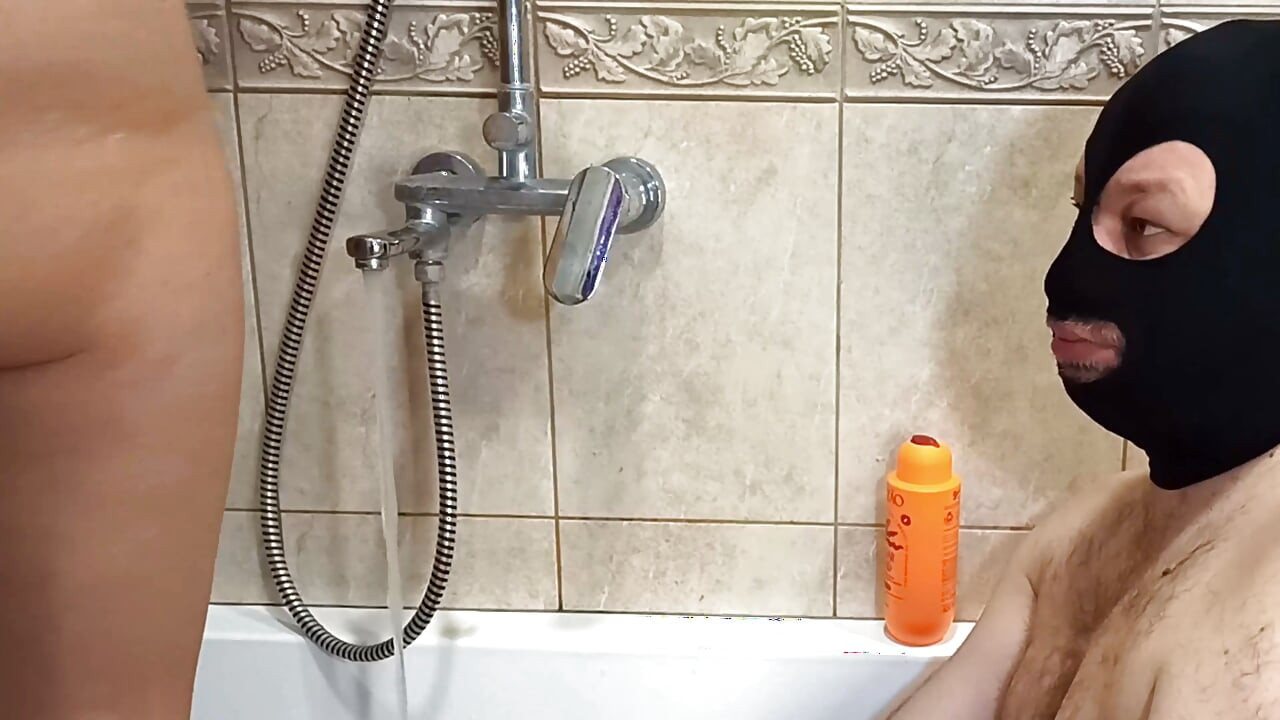 My wife cleans her butt before anal sex. Enema. Ep 30641