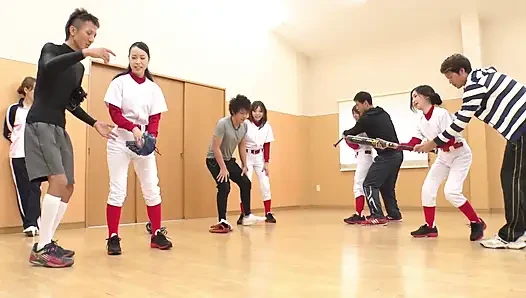 Japanische baseball-schlampen ficken party, feuchte muschis gestopft, orgie-creampie
