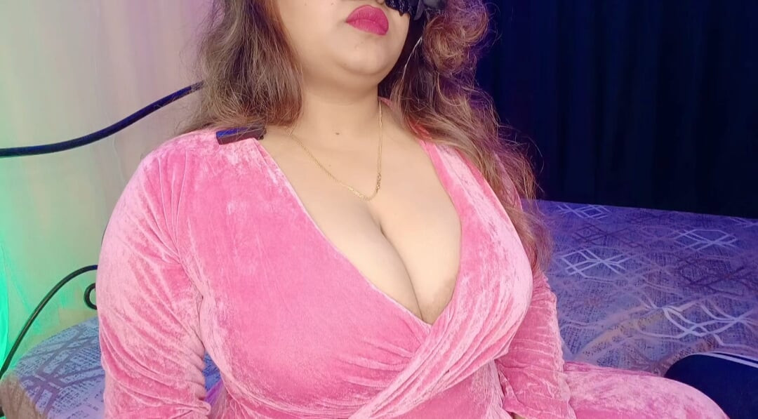 Step-mom ne apne step-son ki favourite dress pehan k raat me chudi