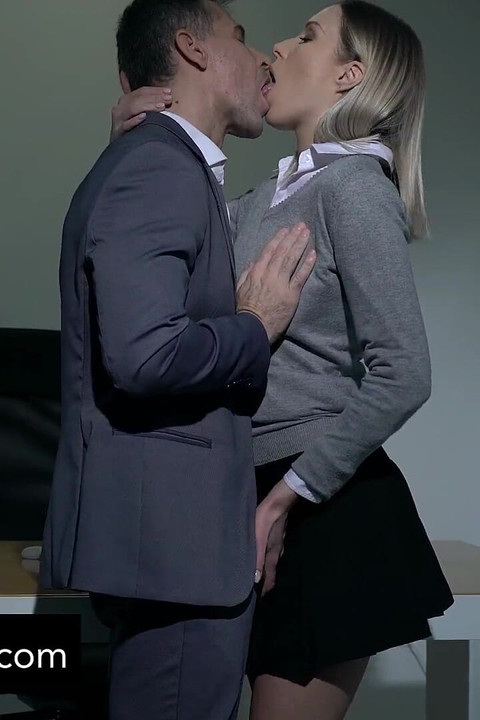 Một thư ký đầy tham vọng