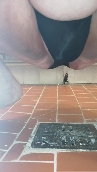 Sissy pissing