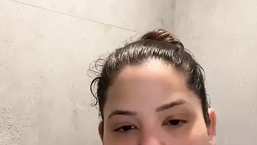 Dani Valentina ile canlı yayın
