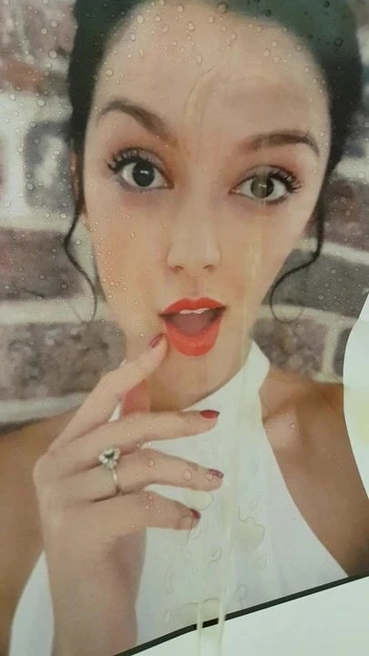 Rebecca Mir ins Gesicht gepisst