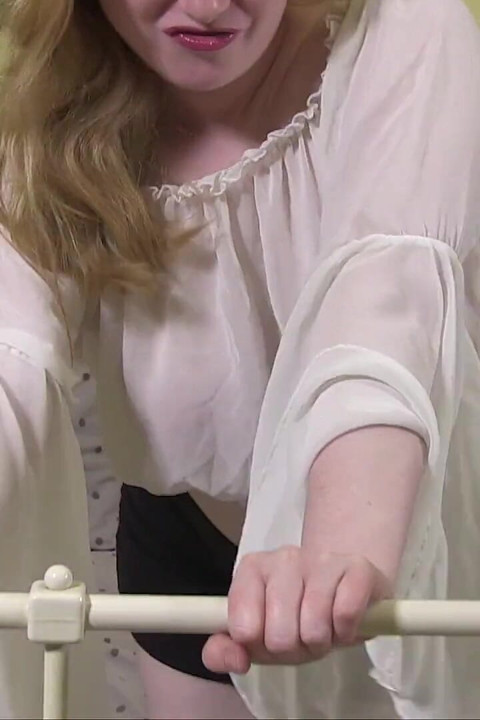English Rose Masturbates Just for You