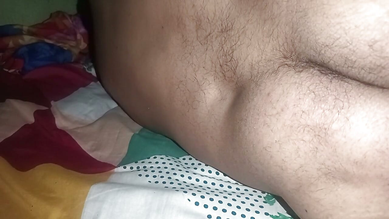 Desi Pooja Bhabhi uprawiał seks z wyłączonymi światłami
