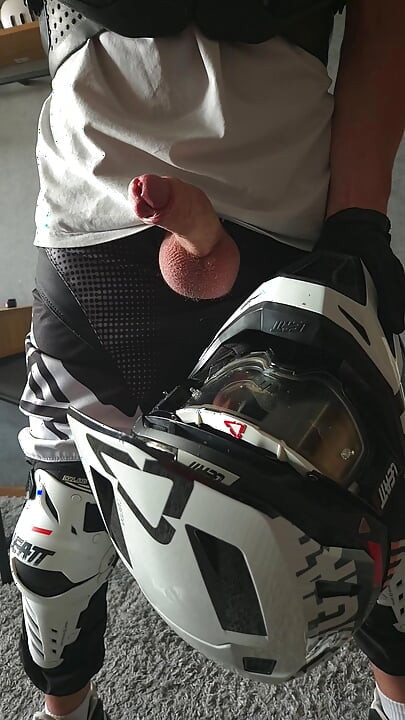 Cream Pie on My Mxhelmet