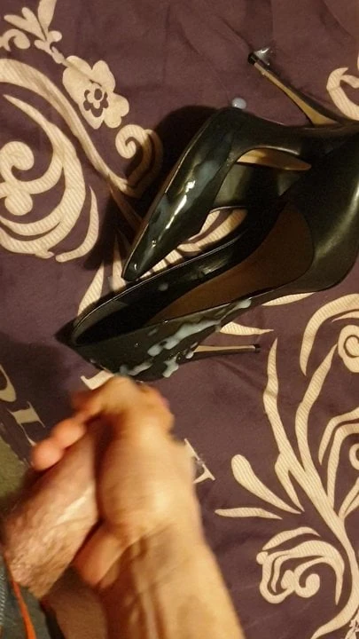 Cum over wifes aldo heels