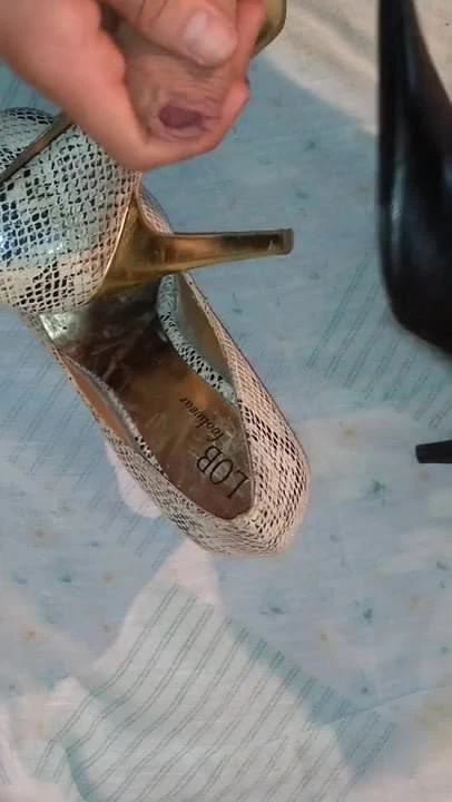 cum shoes and boots