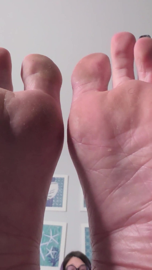 Service Sizes POV Tiny Men Worship Giantess Feet