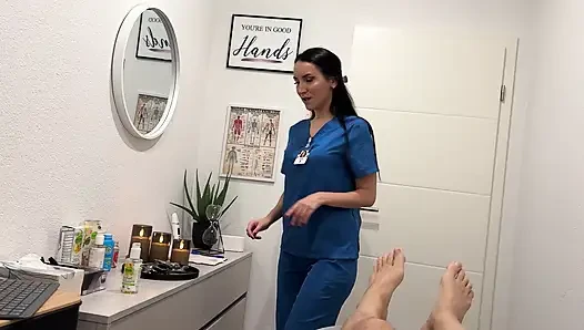 My Stepmom The Masseuse Fixed My Knees - With Her Mouth