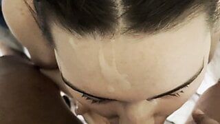 De 19 -jarige vraagt om een gezichtsbehandeling van Chanel en krijgt haar gezicht geneukt en een cumshot in het gezicht