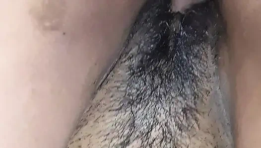 Vanessinha beni kanepeye çağırdı, böylece arkadan tamamen çıplak görünüyordu