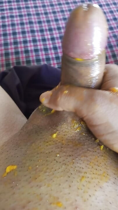 Mango 🥭 ka juice nikal kr apne land ka massage Kiya