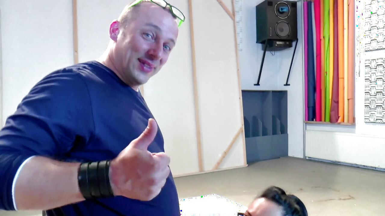 Rosalina, μελαχρινό μωρό με μεγάλο κώλο έχει γαμήσι κάστινγκ και δύο χύσια... Το ένα στα βυζιά της και το άλλο στο πρόσωπό της