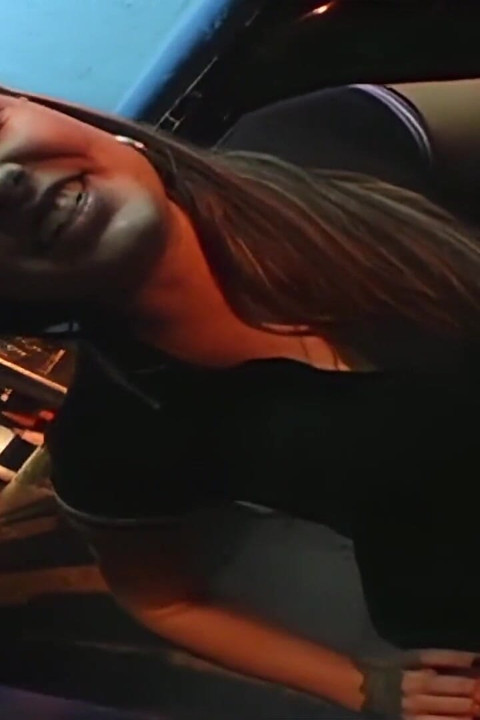 Deepest Pussy Pounding Delivers Extreme Pleasure and an Explosive Cumshot Inside