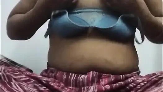 Hari ini, bhabhi ingin melakukan banyak seks, komentar