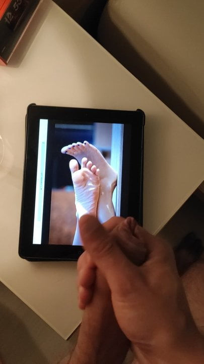 Cum feet tribute