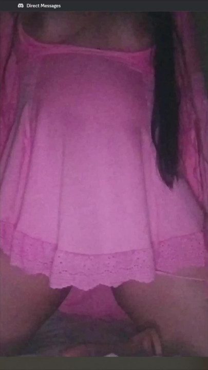 Adult cam session over Discord - she gets herself off for me on video